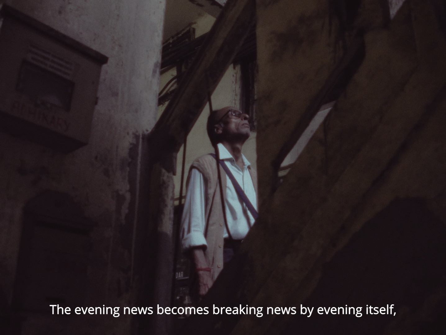 Raahgir Khada Bazaar Mein — short film cinematography frame 5 by Kamal Chhetri